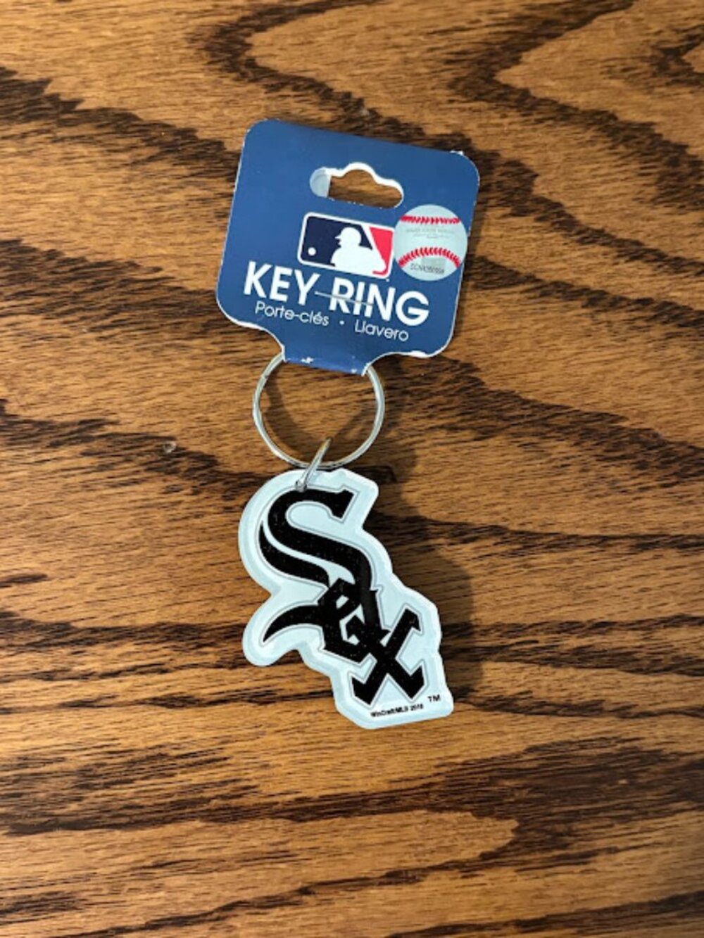 NEW MLB Chicago White Sox Premium Acrylic Keychain Plastic Key Chain Ring